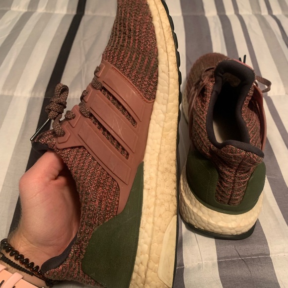 Mens 8.5 / Women’s 10 adidas UltraBoost 4.0 Pink Olive 2018 running shoes - Picture 6 of 10